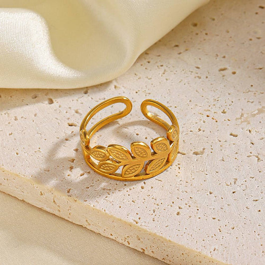 خاتم غصن الزيتون باللون الذهبي – رمز السلام والازدهار من الستانلس ستيل