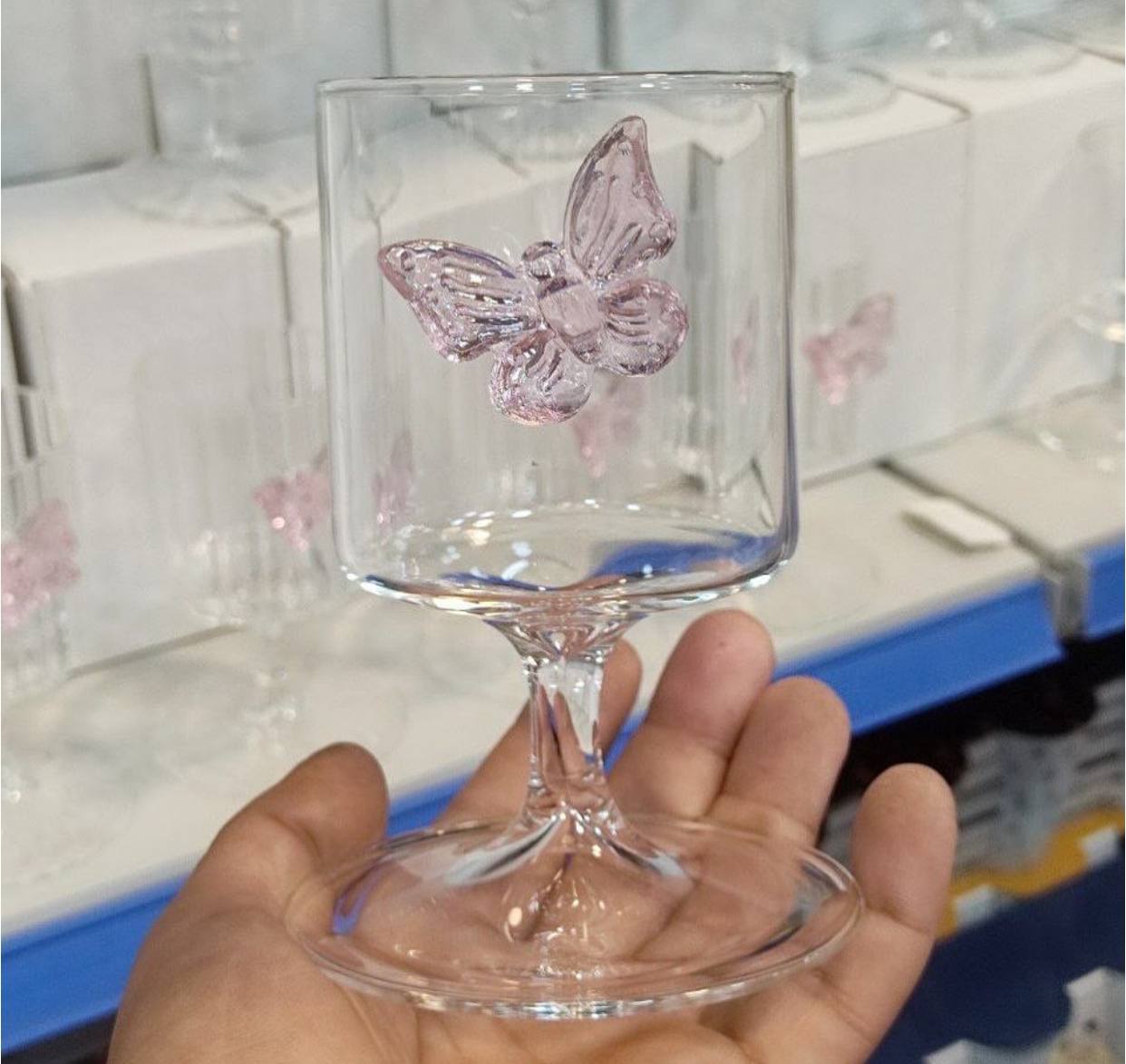 كوب الفراشة البيركس