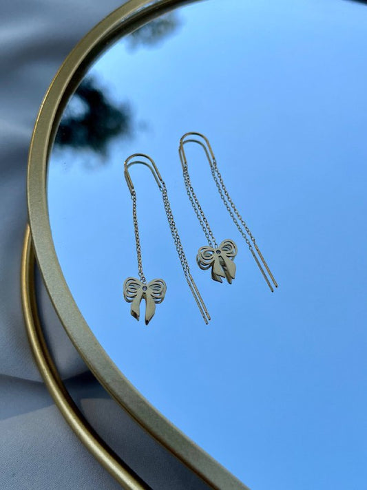 حلقان متدلية من الستانلس ستيل باللون الذهبي بتصميم فيونكه