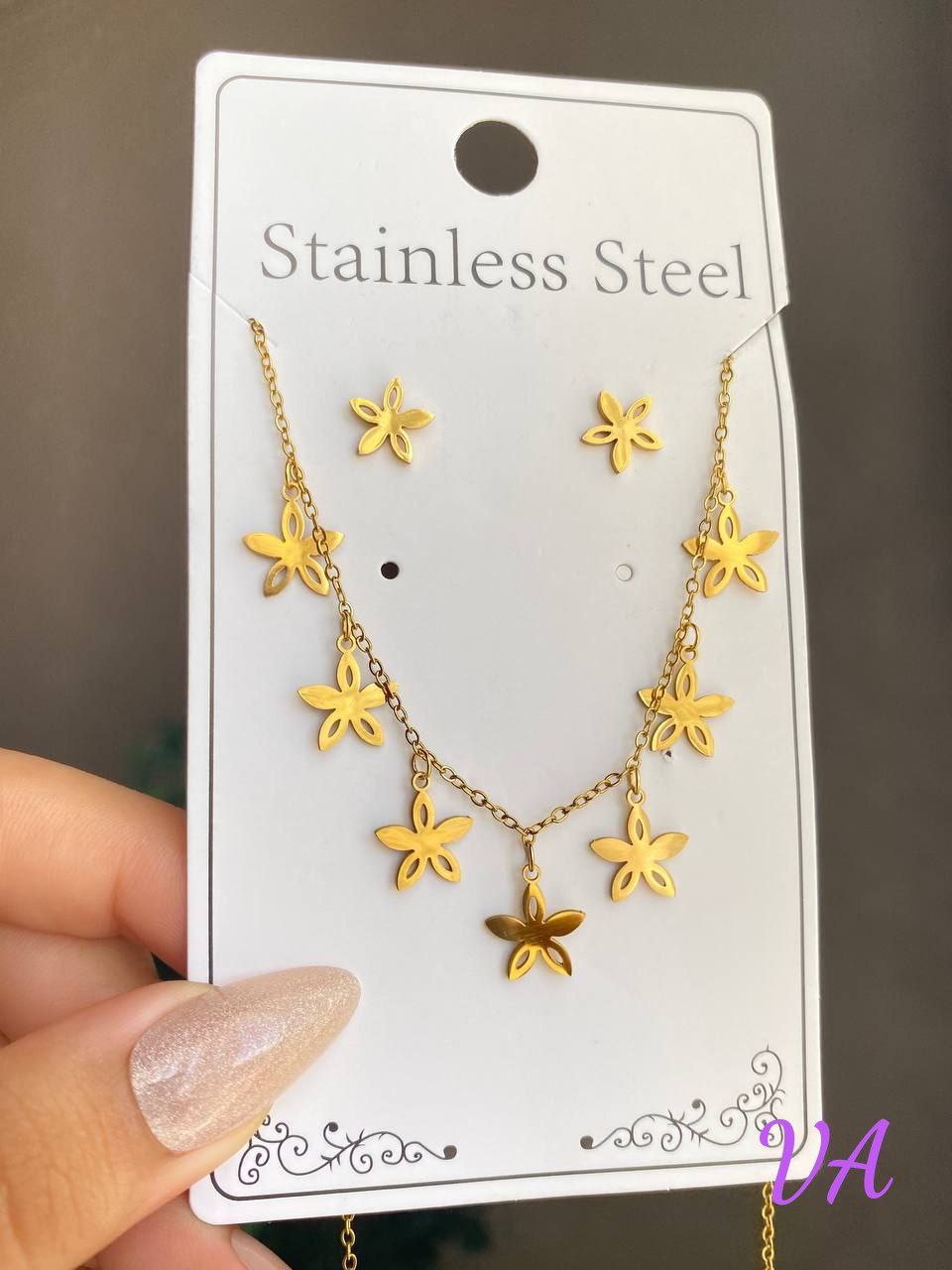 طقم فرفشه ستانلس ستيل أنيق (حلق وسلسلة)