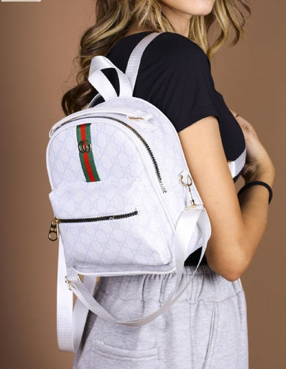 شنطة ظهر  صغيرة – متعددة الألوان 20×25 سم