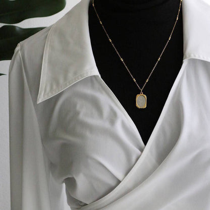 سلسلة بدلاية وردة مطلية بالذهب