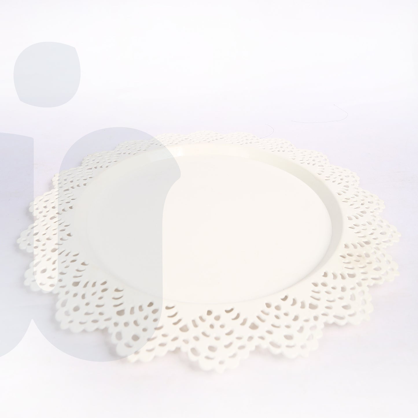 صينية تقديم كبيرة بتصميم دانتيل متوفر بلونين ابيض وبينك