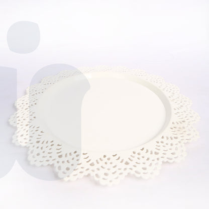 صينية تقديم كبيرة بتصميم دانتيل متوفر بلونين ابيض وبينك