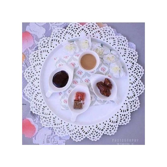 صينية تقديم كبيرة بتصميم دانتيل متوفر بلونين ابيض وبينك