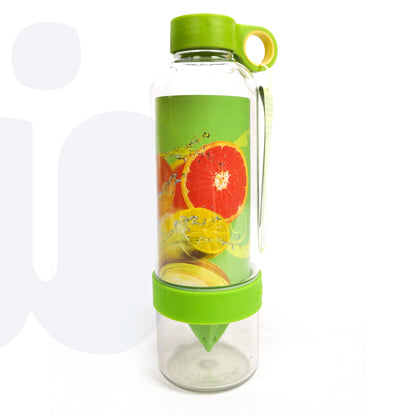 زجاجة ماء وعصائر مع عصّارة للفواكه