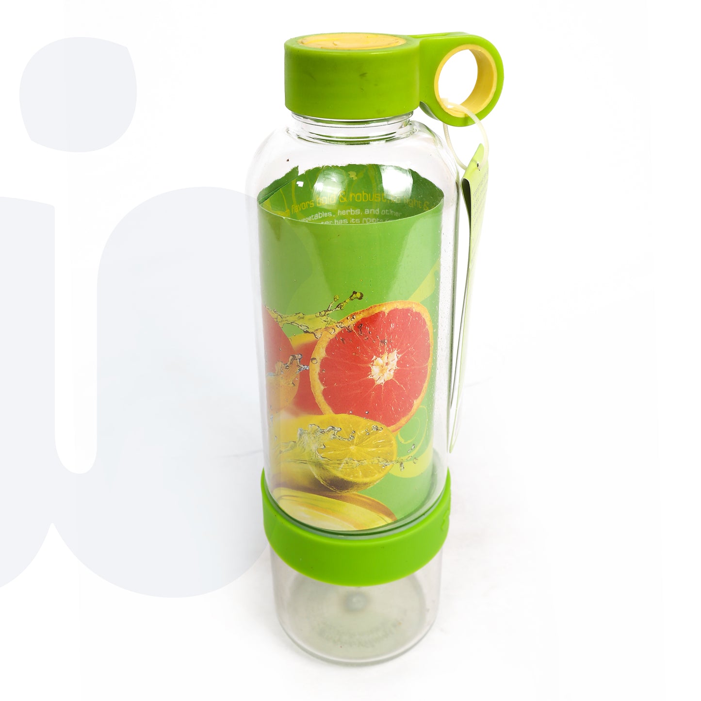 زجاجة ماء وعصائر مع عصّارة للفواكه