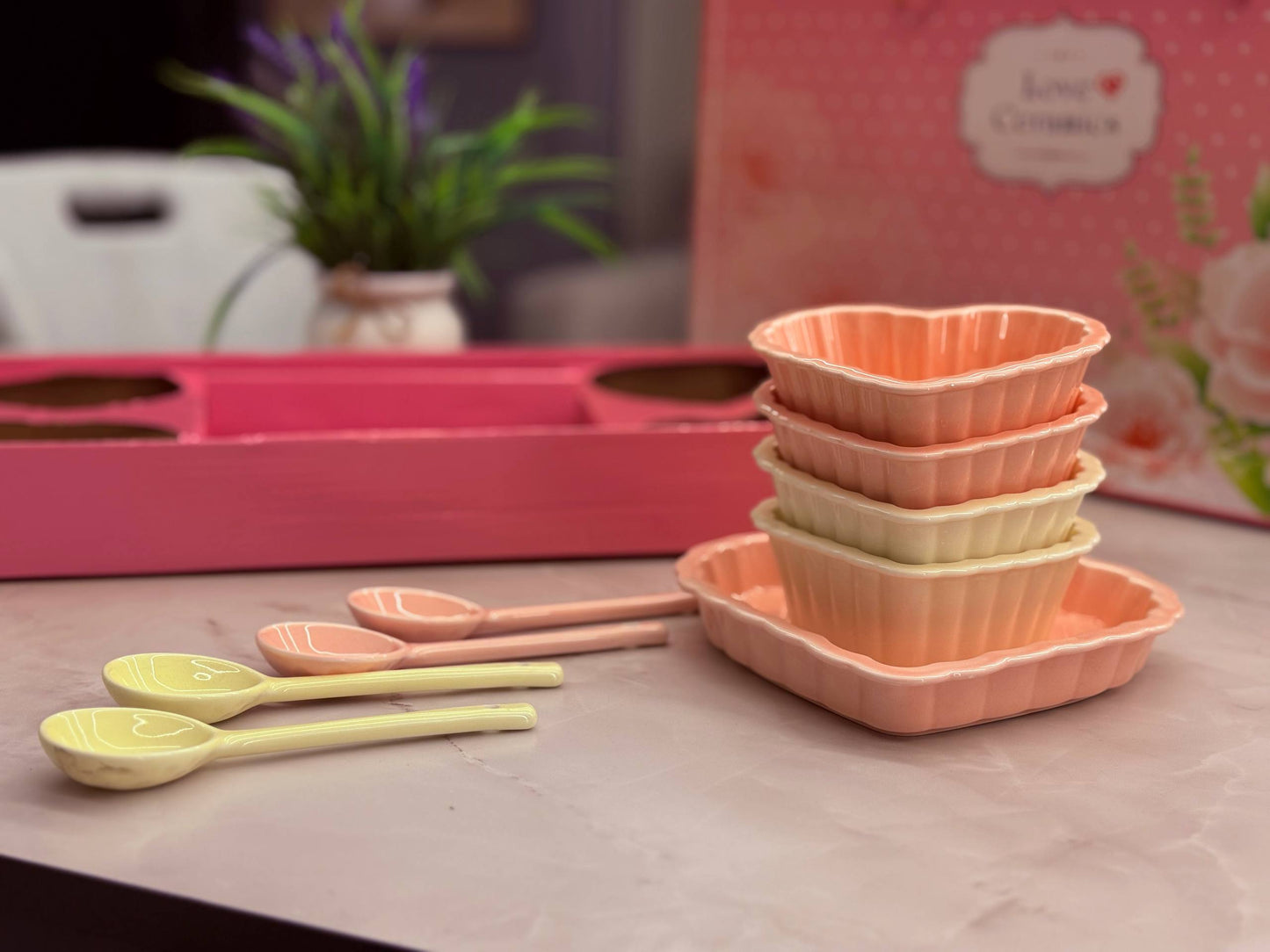 طقم تقديم بورسلين حراري بشكل قلب – 9 قطع