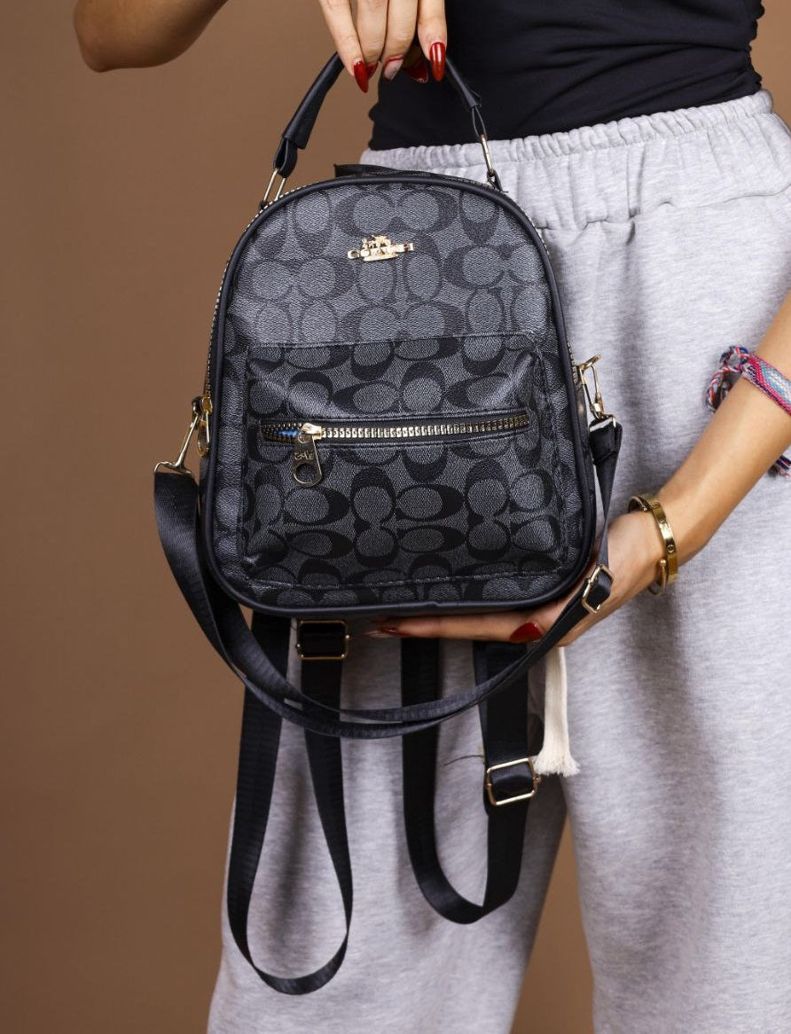 شنطة ظهر  صغيرة – متعددة الألوان 20×25 سم