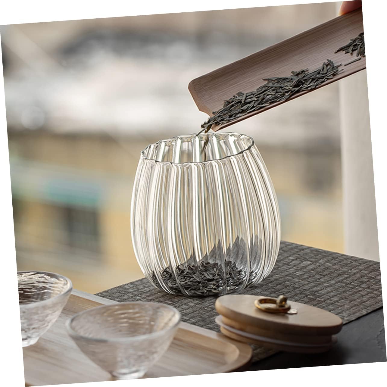 علبة تخزين زجاجية محكمة الغلق بغطاء خيزران ومقبض معدني بسعة 1600مل