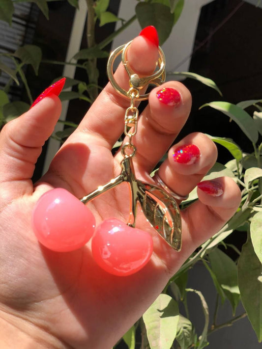 ميدالية وسلسلة مفاتيح ودلاية شنطة – تصميم الكريز الأنيق