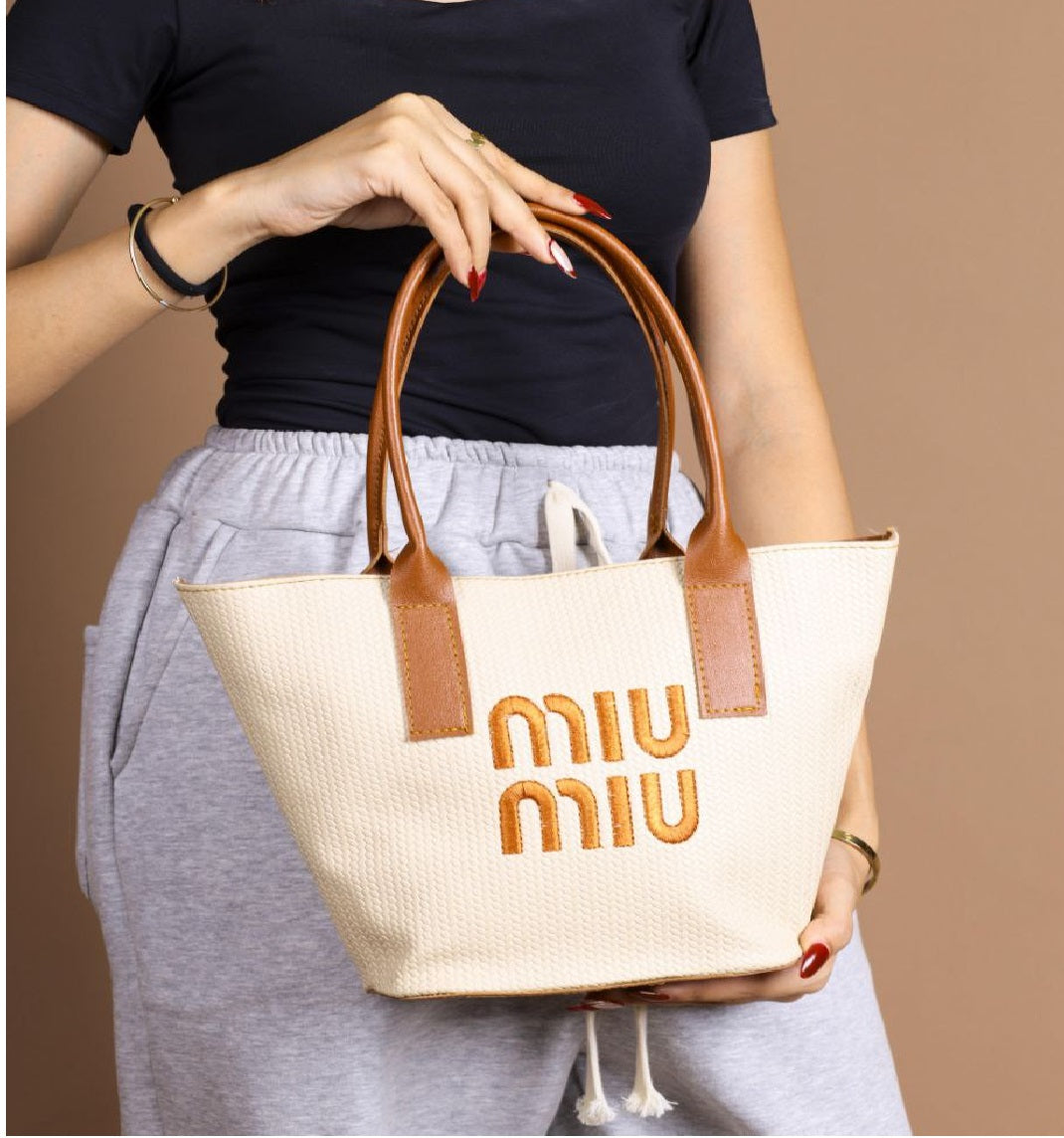 شنطة حريمي MIU MIU – ألوان متعددة