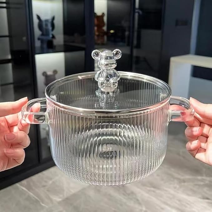 وعاء طهي حراري من البايركس بسعة 1.7 لتر، يتميز بتصميمه على شكل دب، مما يجعله إضافة لطيفة وعملية إلى مطبخك.