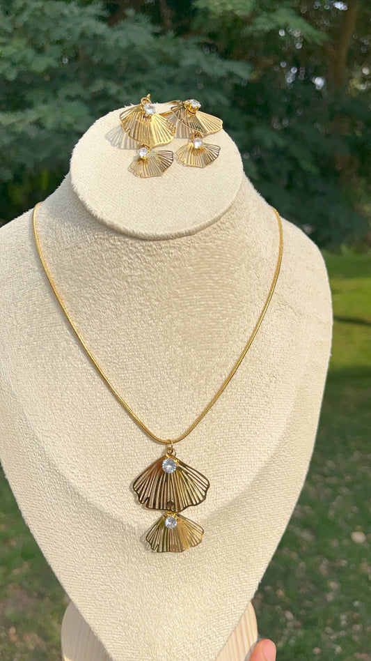 طقم مجوهرات مطلي بالذهب – تصميم مروحة أنيق