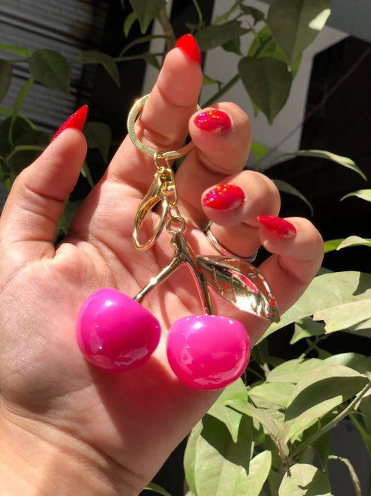 ميدالية وسلسلة مفاتيح ودلاية شنطة – تصميم الكريز الأنيق