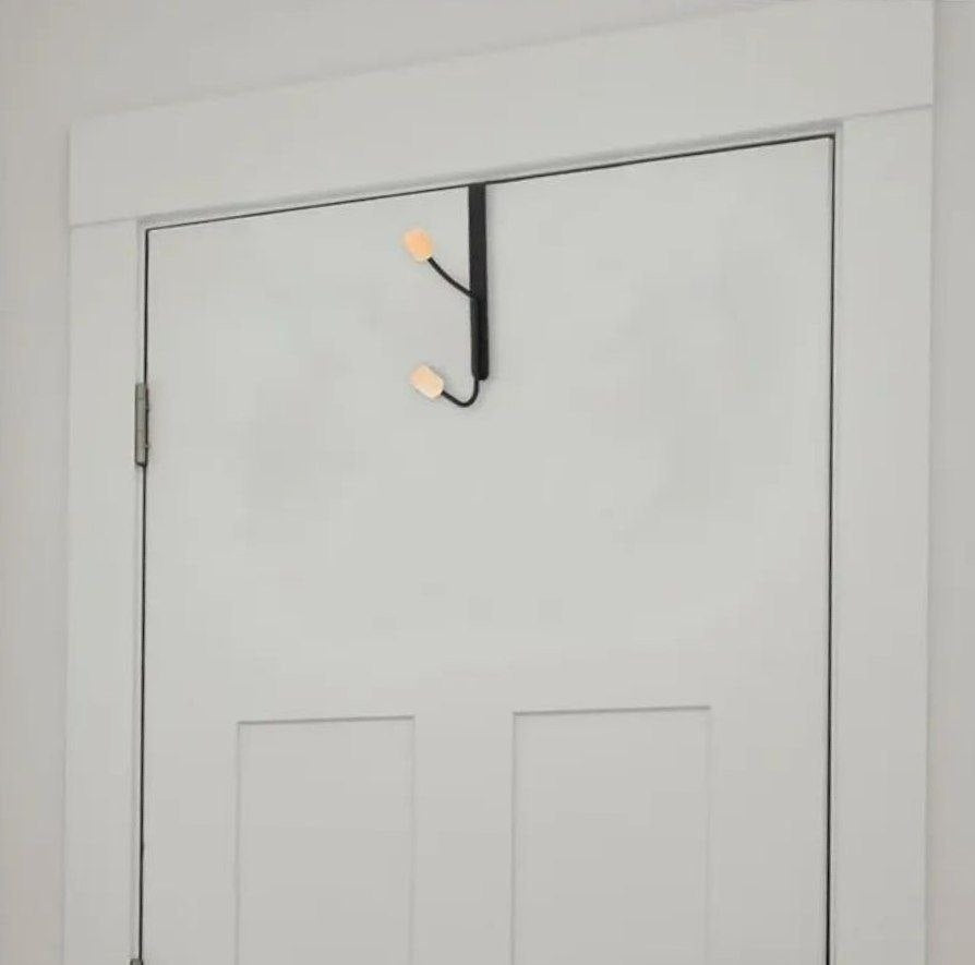 شماعة رأسية خلف الباب – خطّافين بقاعدة خشبية