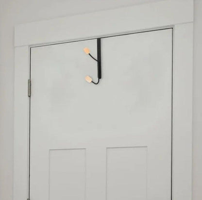 شماعة رأسية خلف الباب – خطّافين بقاعدة خشبية