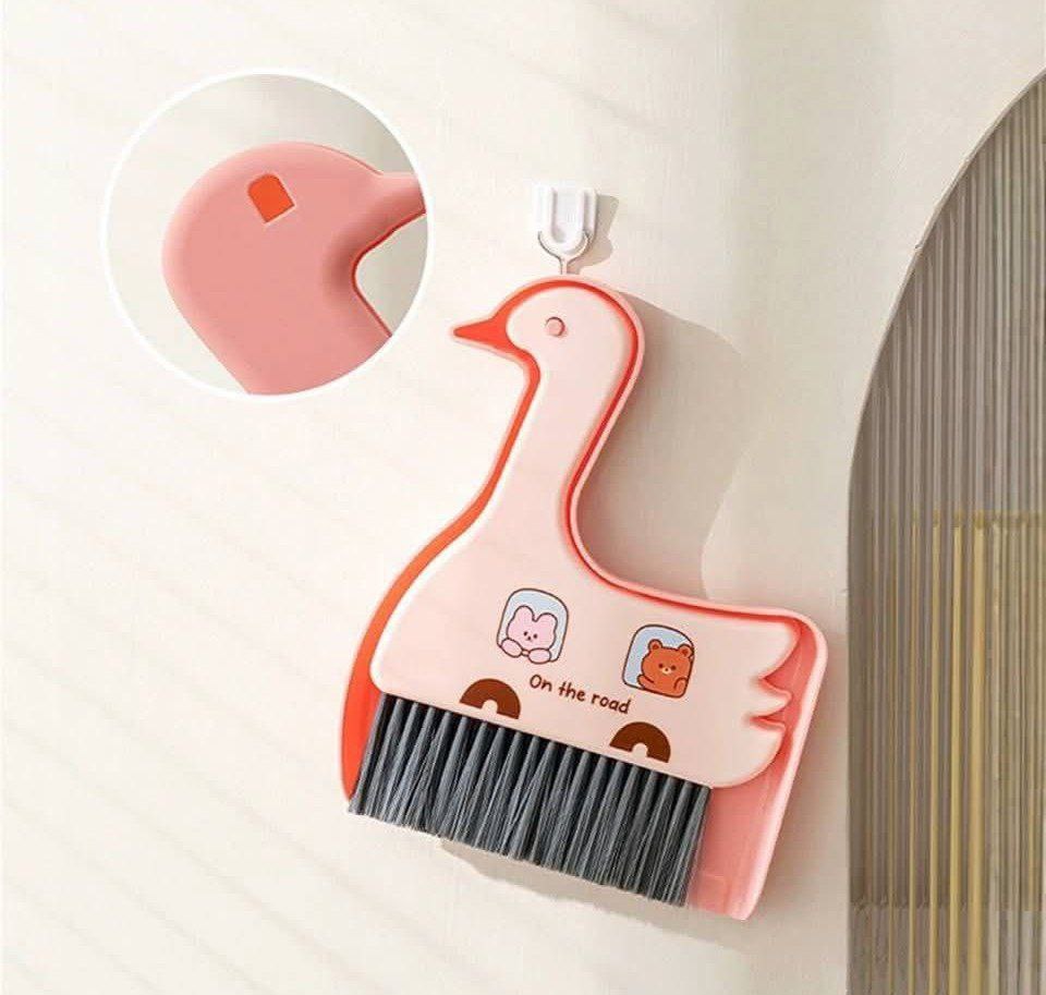 ميني جاروف وفرشة على شكل بطة