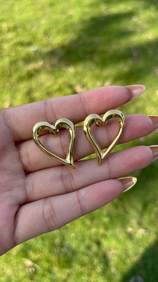 حلق قلب استانلس شيك جدًا – تصميم أنثوي عصري