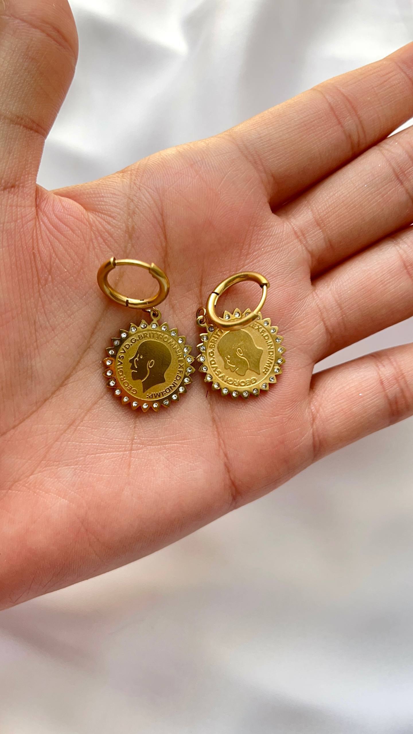 حلق تكه كوين مرصع بفصوص ستراس لامعة