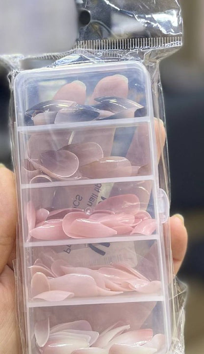 باكيت أظافر ألوان مختلفه