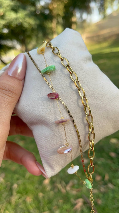 إسورة طبقات باللون الذهبي – سلسلة لينك مع سلسلة بوكس وحبات ملوّنة