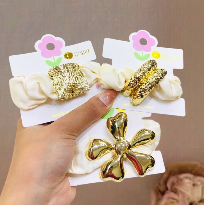 كارت استك شعر تريندي – تصميمات فخمة باللون الذهبي –قطعه وحده