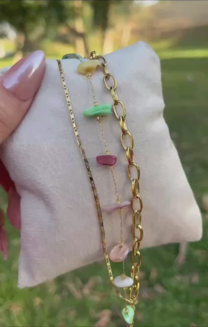 إسورة طبقات باللون الذهبي – سلسلة لينك مع سلسلة بوكس وحبات ملوّنة